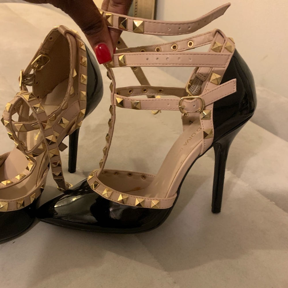 Heels - Picture 2 of 2